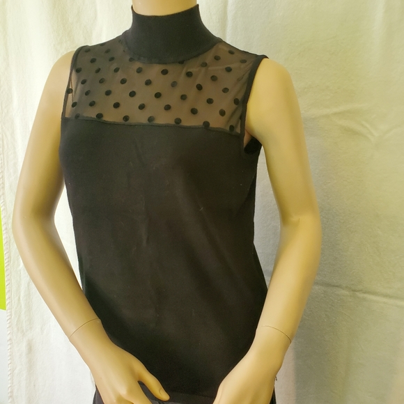 Mock Neck Sleeveless Top - Picture 4 of 13